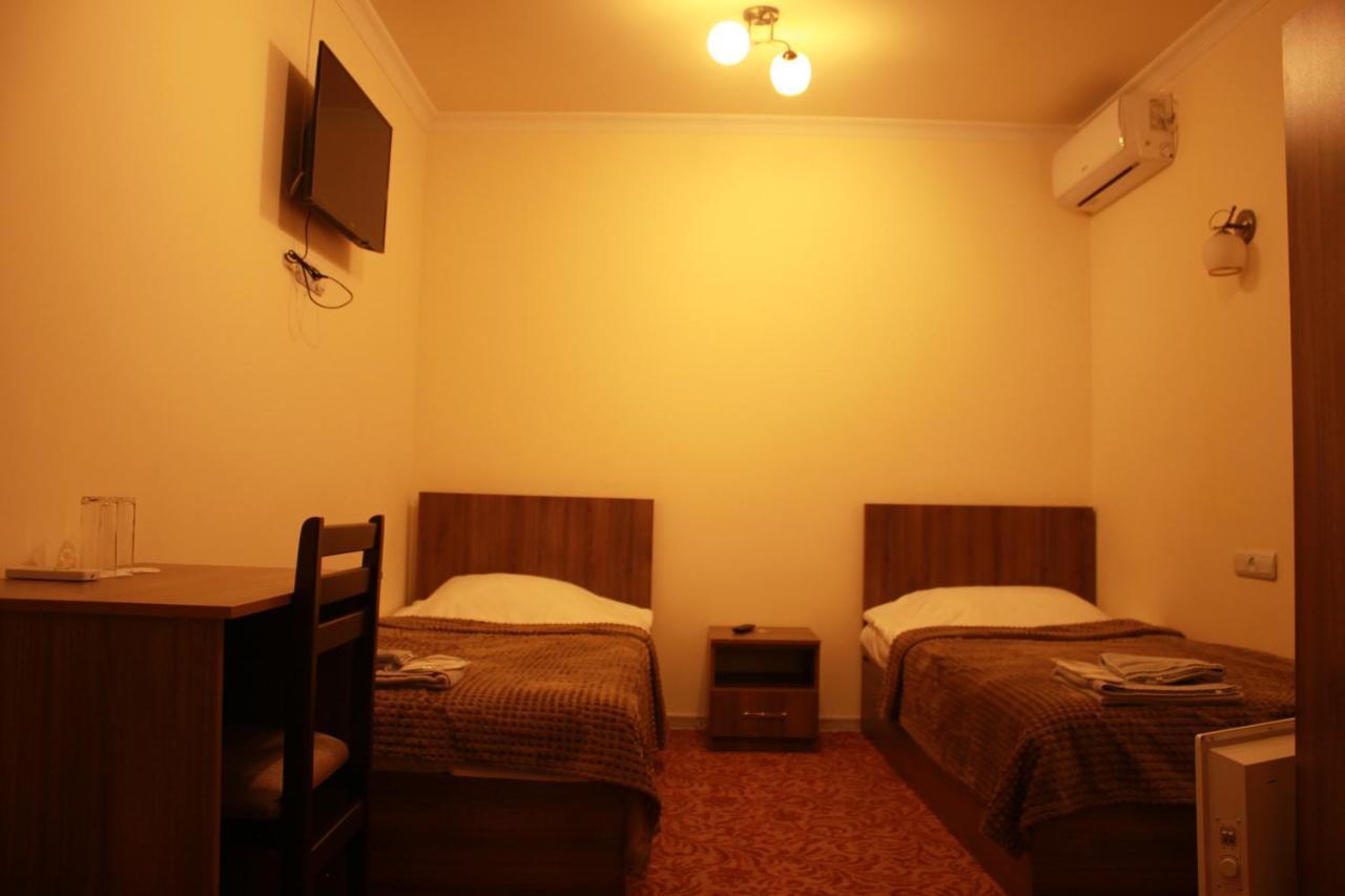 Hotel International Yerevan Ngoại thất bức ảnh
